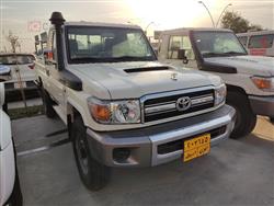 تويوتا لاند كروزر 70 بيك اب